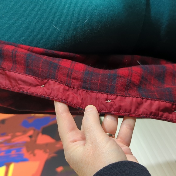 Vintage red plaid Pendleton wool button down shirt size large - Picture 6 of 9